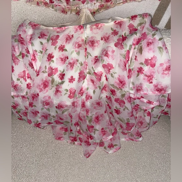 White Pink Floral Off Shoulder Romper - Picture 12 of 13